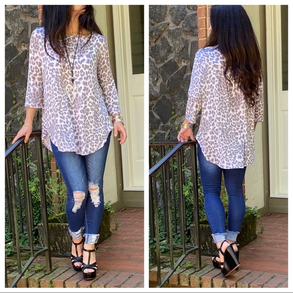 ✨LAST ONES✨Grey Leopard loose fit chic tunic top - Picture 2 of 9